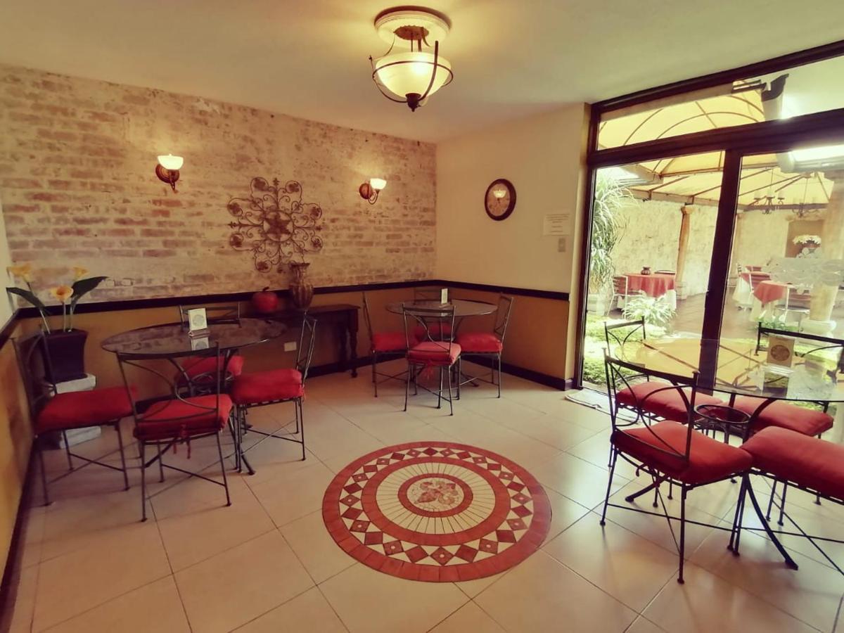 Hostal Villa Toscana Guatemala City Bagian luar foto