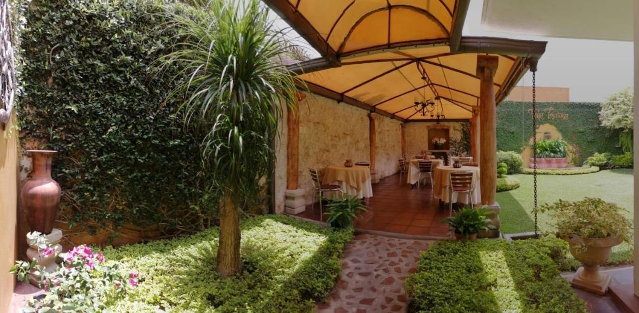 Hostal Villa Toscana Guatemala City Bagian luar foto