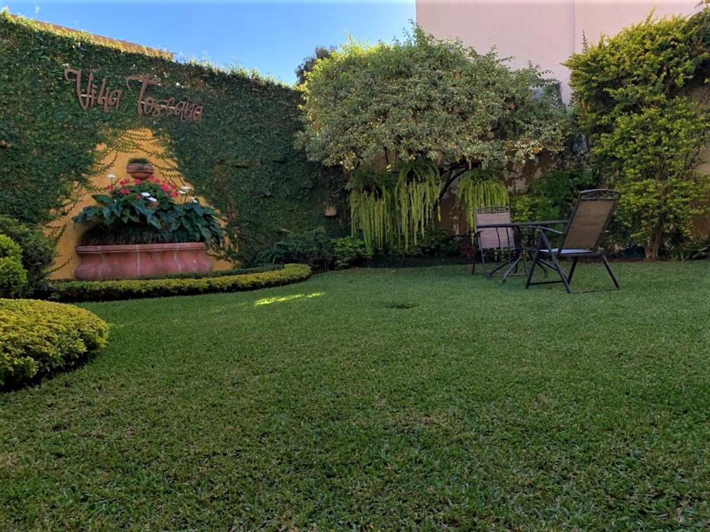 Hostal Villa Toscana Guatemala City Bagian luar foto