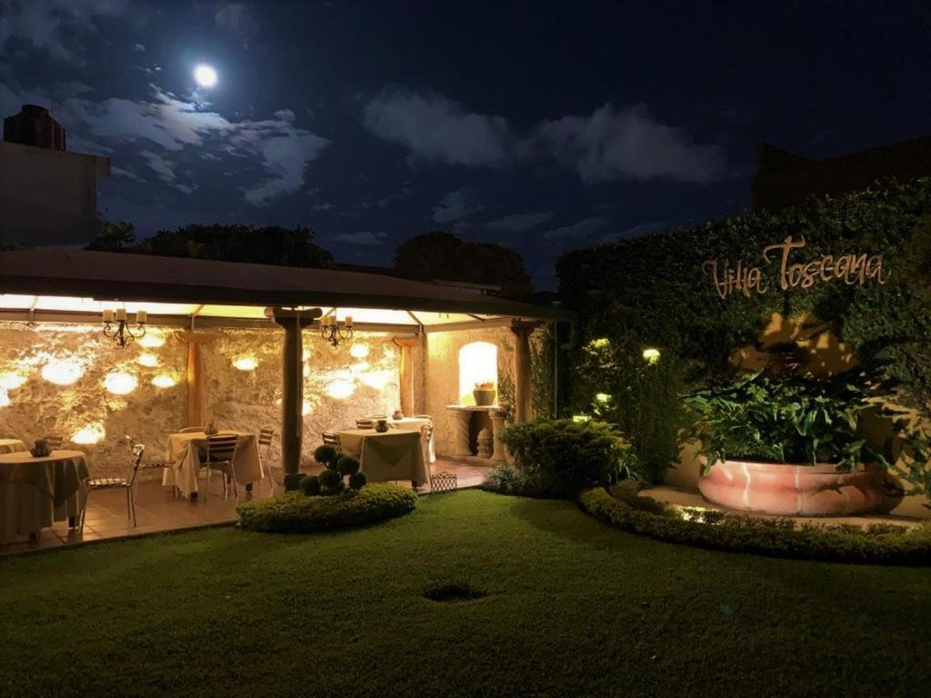 Hostal Villa Toscana Guatemala City Bagian luar foto