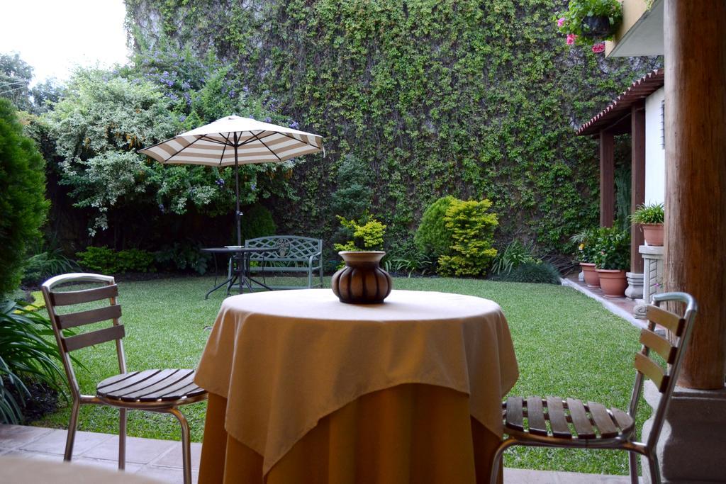 Hostal Villa Toscana Guatemala City Bagian luar foto