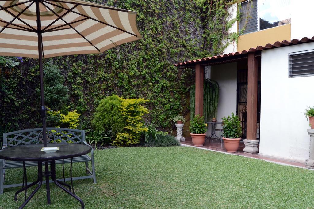 Hostal Villa Toscana Guatemala City Bagian luar foto