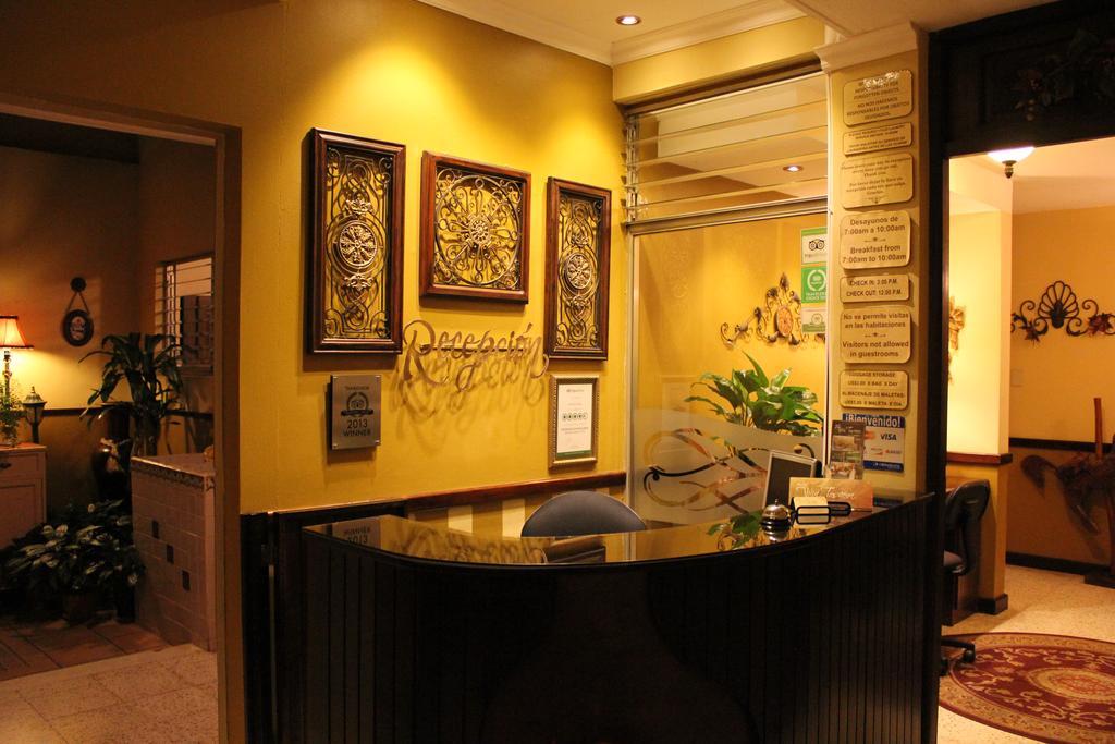 Hostal Villa Toscana Guatemala City Bagian luar foto