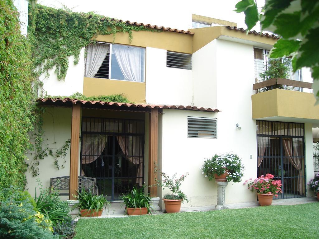Hostal Villa Toscana Guatemala City Bagian luar foto