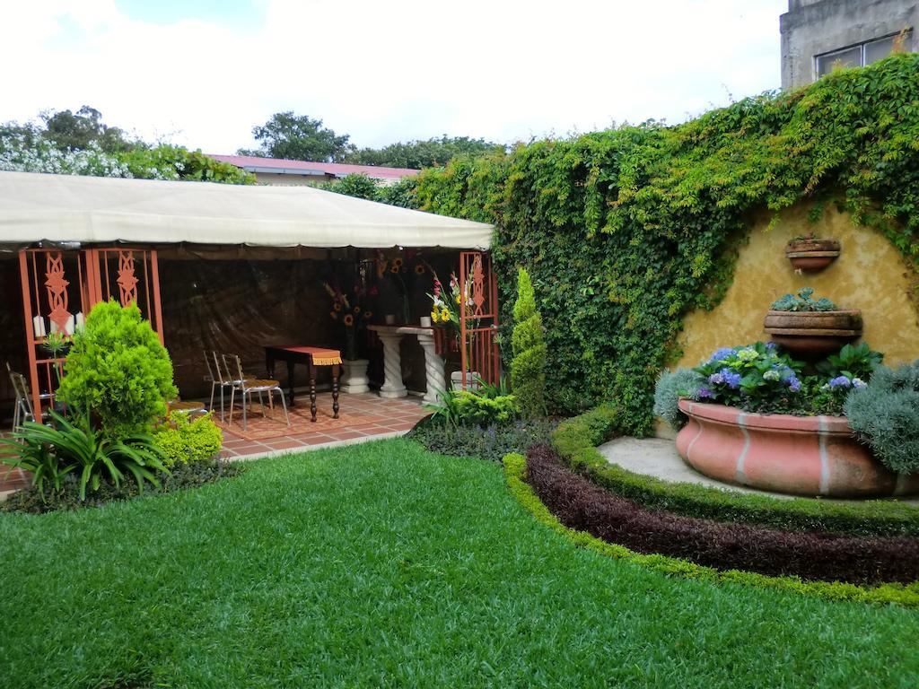 Hostal Villa Toscana Guatemala City Bagian luar foto