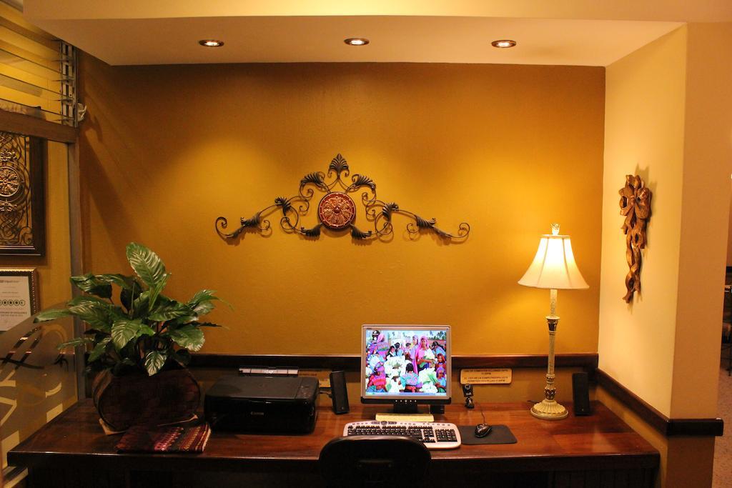 Hostal Villa Toscana Guatemala City Bagian luar foto