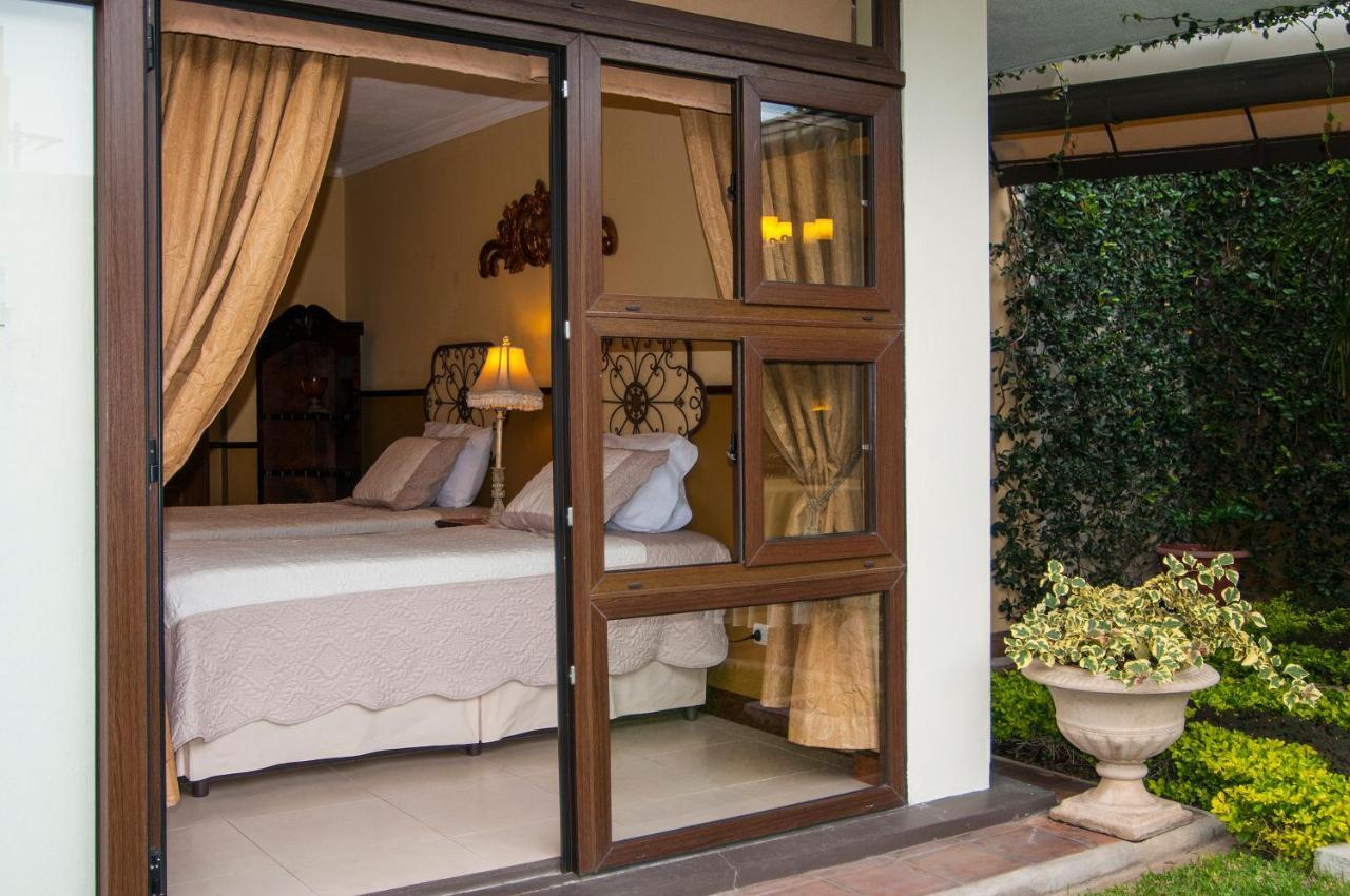 Hostal Villa Toscana Guatemala City Bagian luar foto
