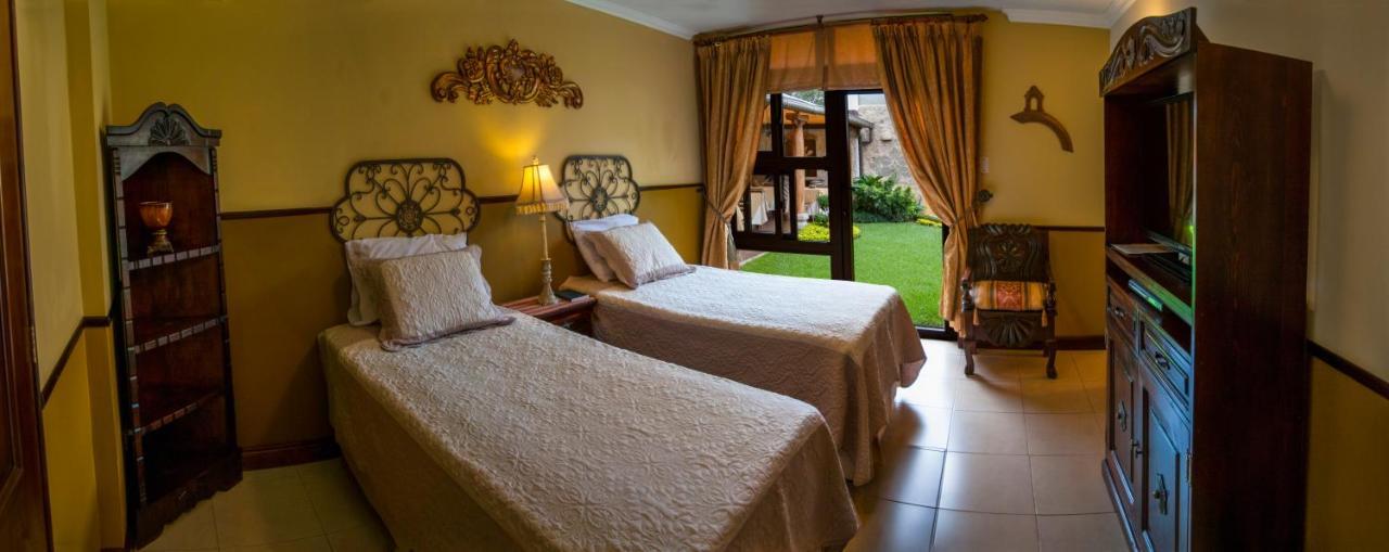 Hostal Villa Toscana Guatemala City Bagian luar foto
